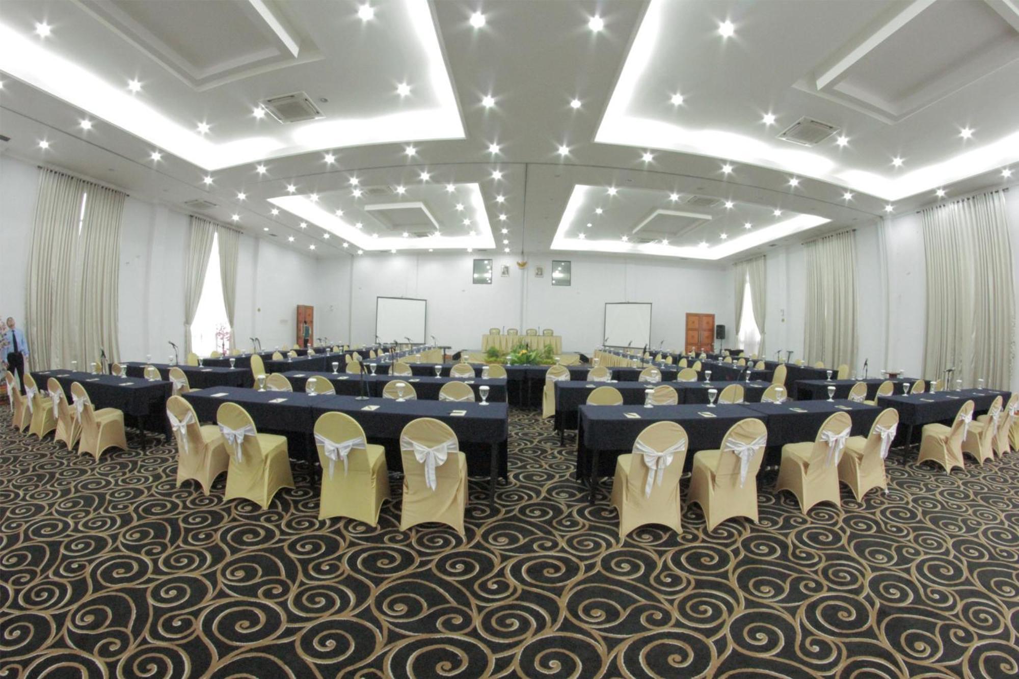 Puri Mega Hotel Jakarta Exterior photo