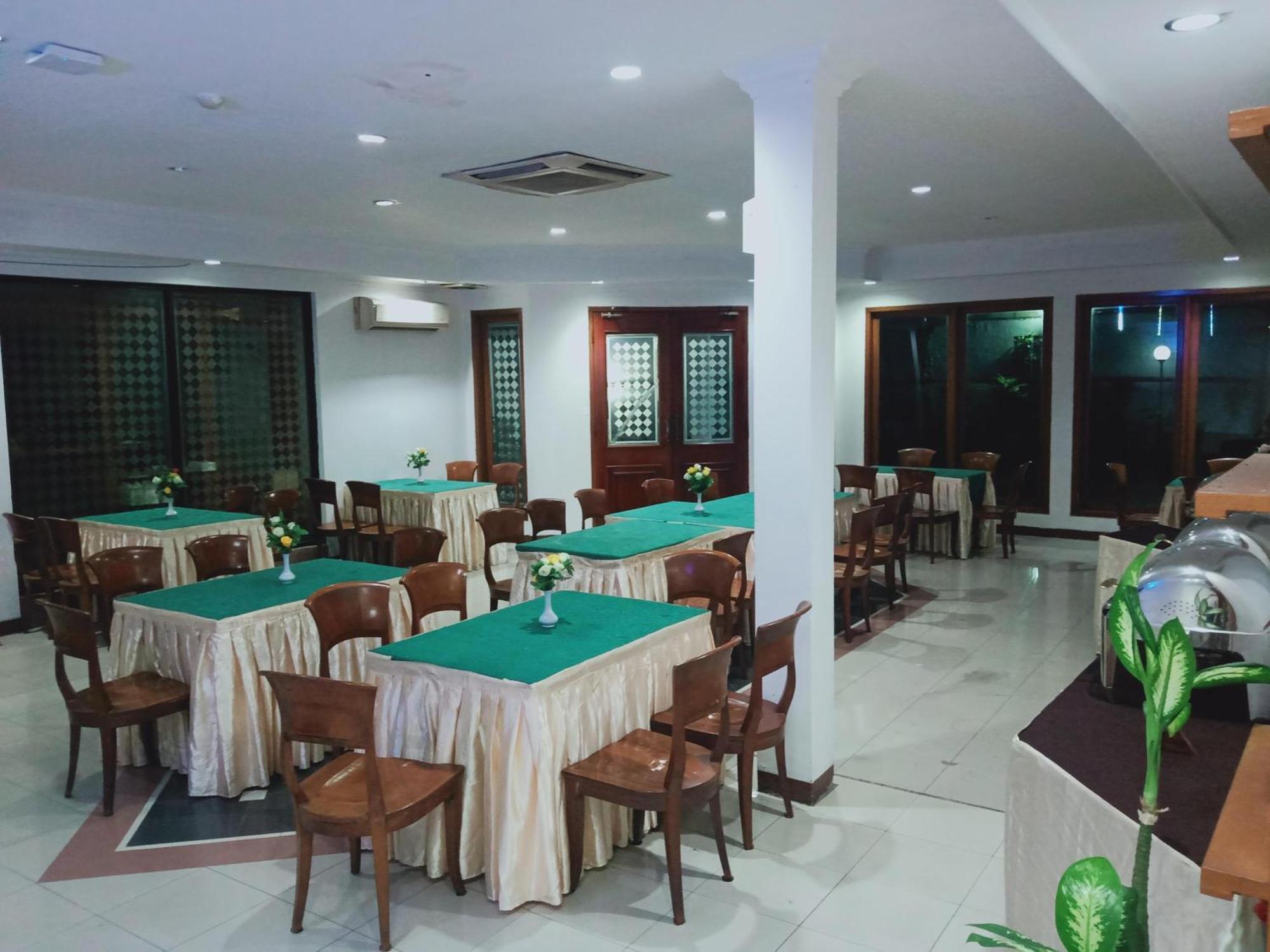 Puri Mega Hotel Jakarta Exterior photo